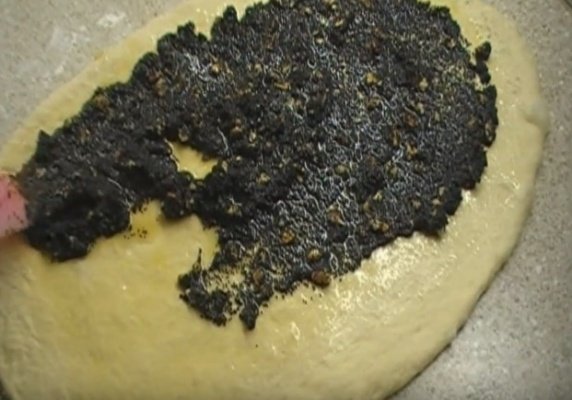 Булочки з маком з дріжджового тіста — рецепти красивих булок