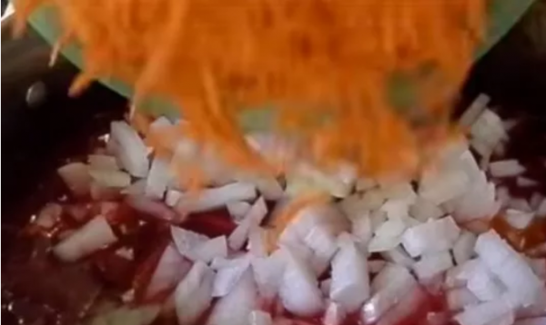 Заправка для борщу із буряка на зиму: рецепти дуже смачно (фото)