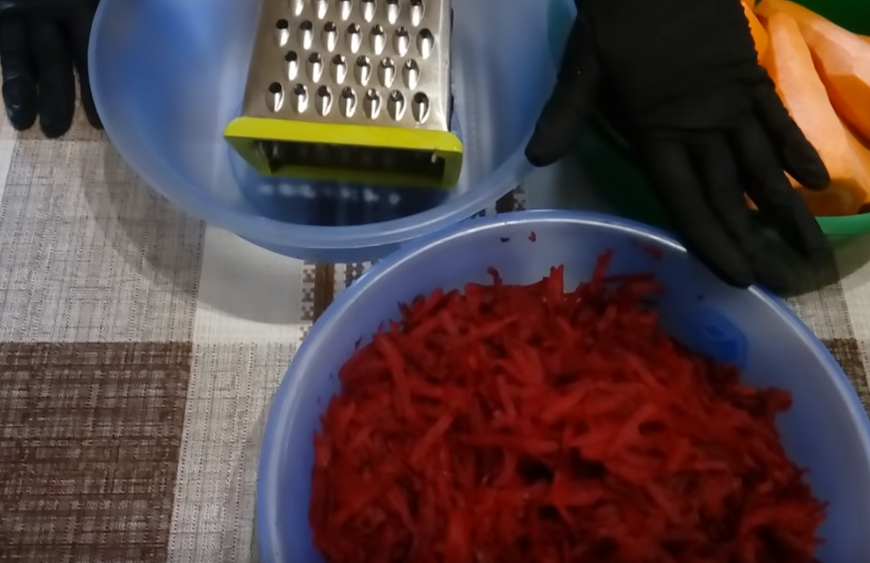Борщ на зиму в банках: прості рецепти з капустою (фото покроково, відео)