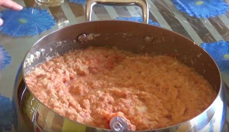 Ікра з кабачків з майонезом і томатною пастою на зиму – найсмачніші рецепти кабачкової ікри