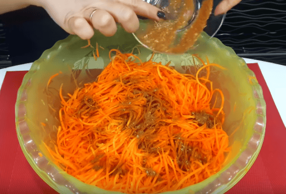 Морква по корейськи в домашніх умовах: 6 дуже смачних рецептів