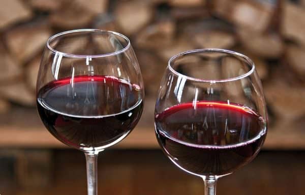Вино з чорноплідної горобини в домашніх умовах: рецепт з фото