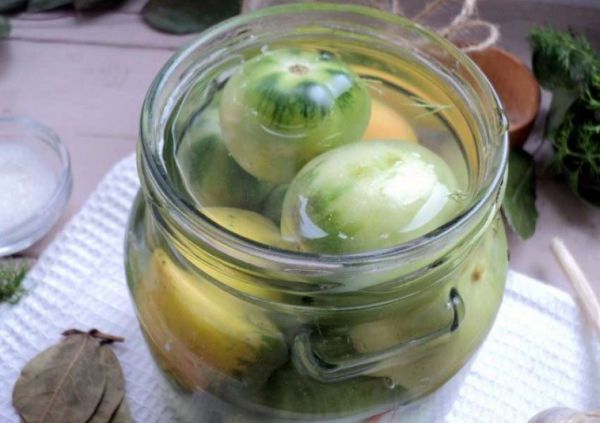 Зелені помідори на зиму: рецепти з фото пальчики оближеш (швидко і смачно)