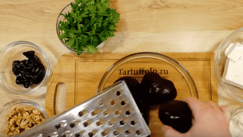Листкові салати на Новий рік 2020: рецепти з фото