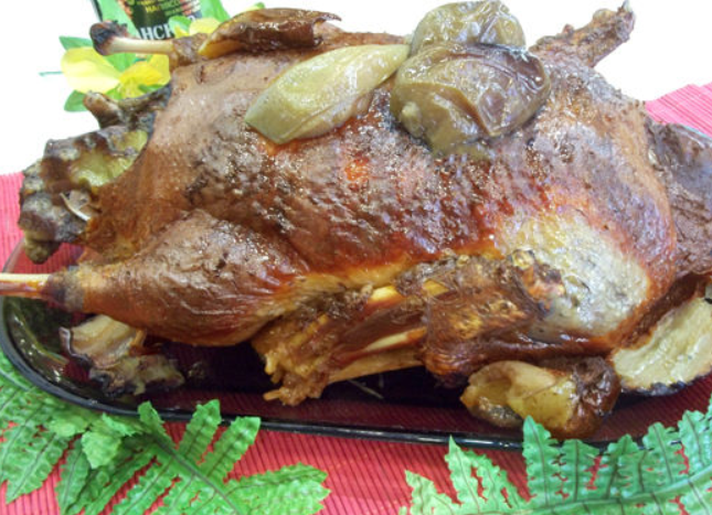 Як приготувати качку на Новий рік в духовці: рецепти з фото, соковита і мяка