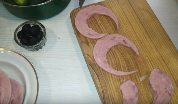 Салат на Новий рік 2020 у вигляді Щура: рецепт з фото покроково, відео, у формі мишки