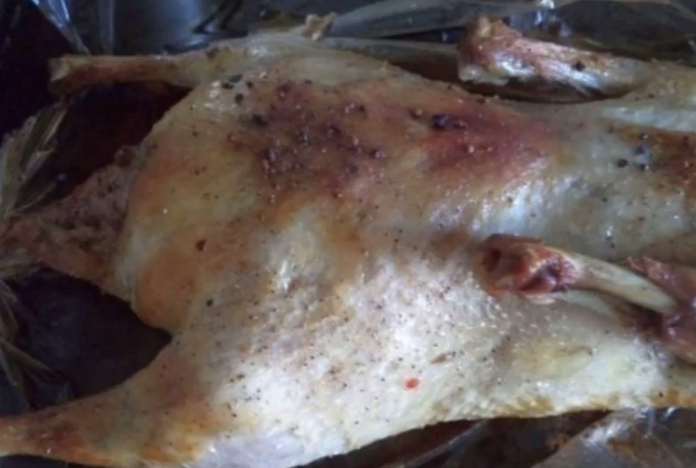 Як приготувати индоутку в духовці, щоб мясо було мяким і соковитим: рецепти з фото покроково (відео)
