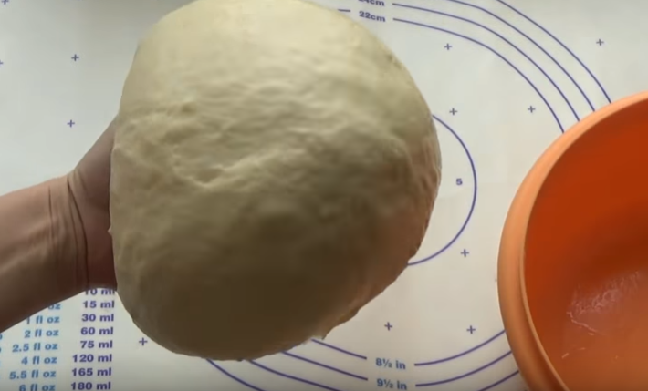 Рецепт паски з родзинками в духовці: фото покроково
