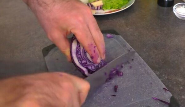 Прості салати на швидку руку: рецепти з фото з простих продуктів (покроково, відео)