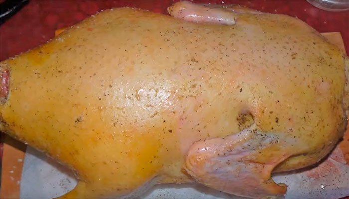 Качка в духовці: як приготувати мяку і соковиту качку на Новий рік