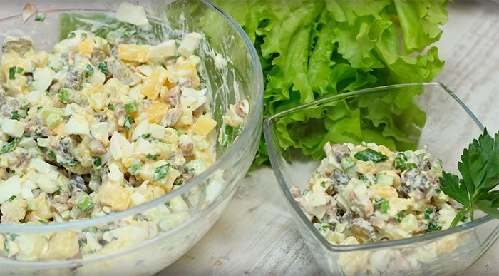 Салати із грибами: прості і смачні рецепти салатів з печерицями