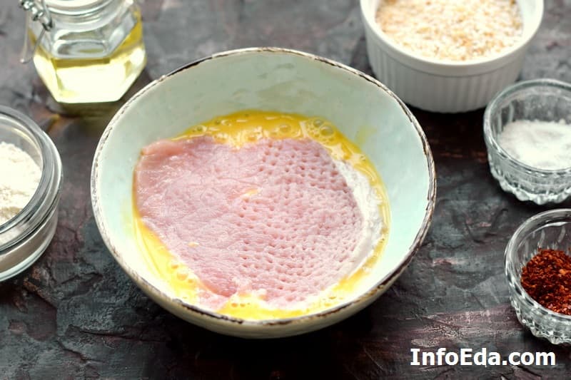 Відбивні зі свинини на сковороді: покроковий рецепт з фото