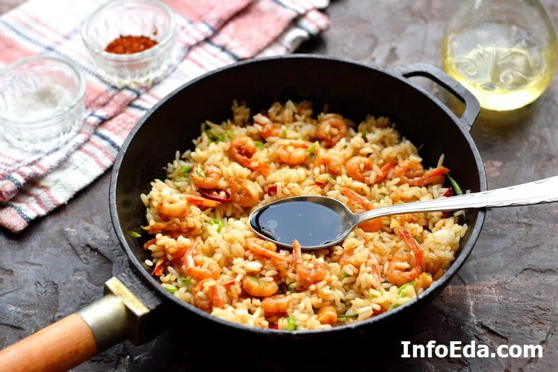 Смажений рис з креветками: покроковий рецепт з фото